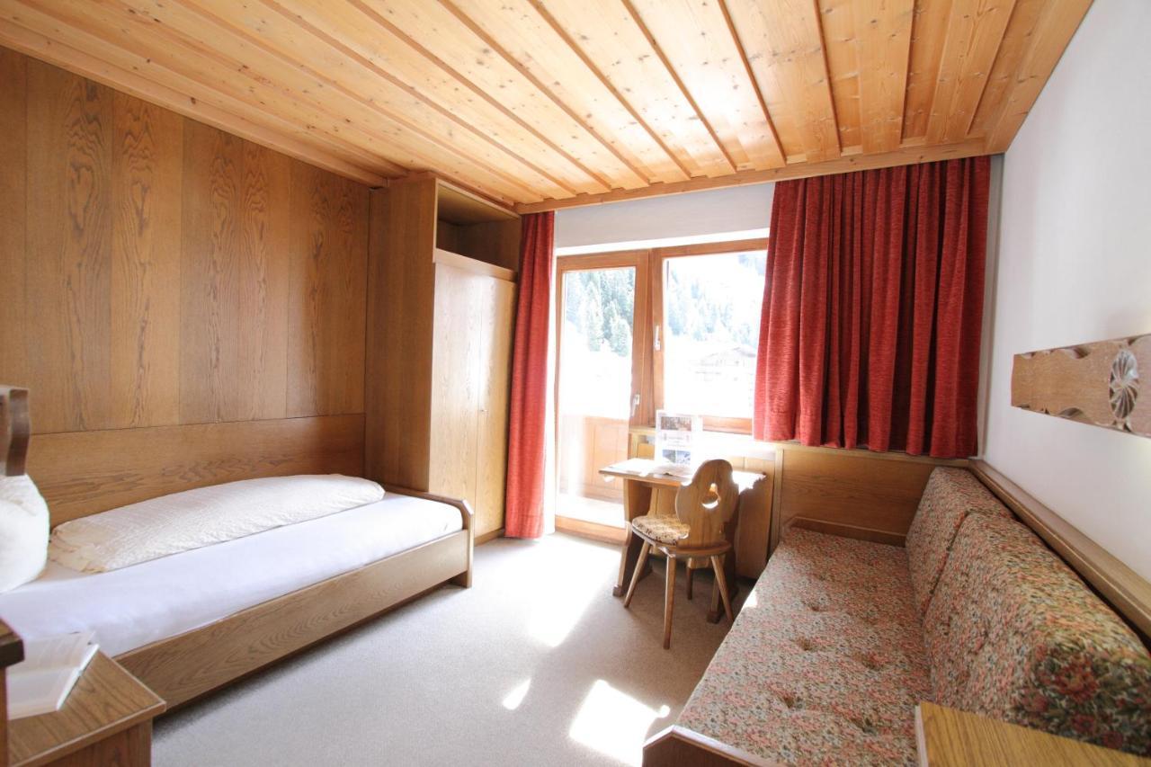 Pension Mittagskogel Санкт-Леонгард-ім-Пітцталь Екстер'єр фото