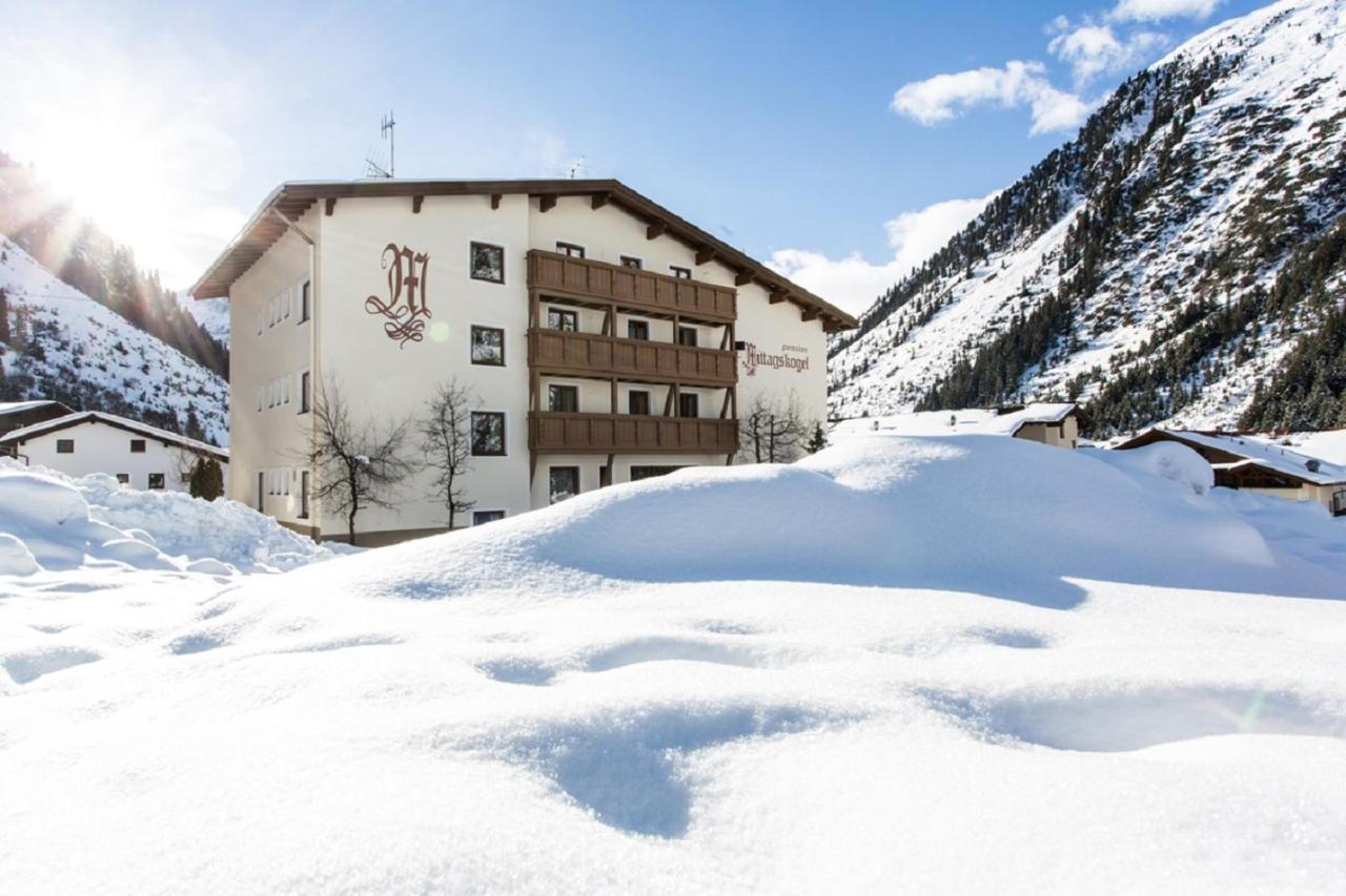Pension Mittagskogel Санкт-Леонгард-ім-Пітцталь Екстер'єр фото