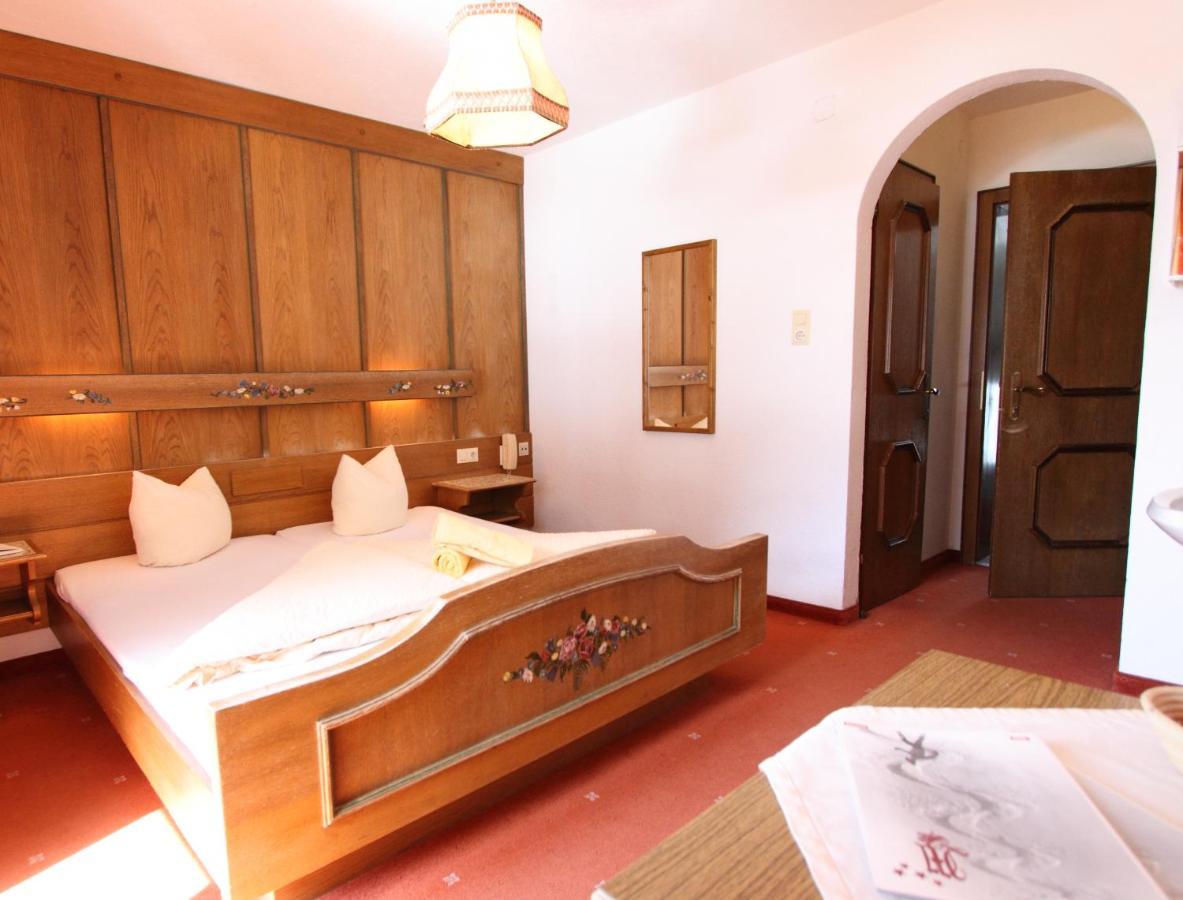 Pension Mittagskogel Санкт-Леонгард-ім-Пітцталь Екстер'єр фото